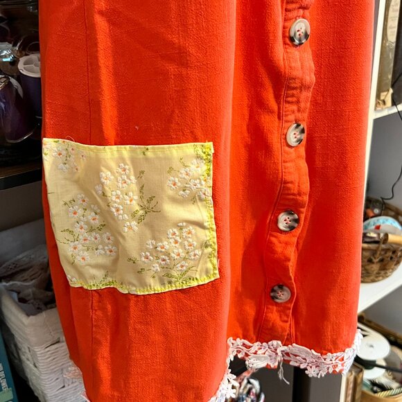 Upcycled Button-Front Tunic, Vintage Cottagecore Top with Lace & Floral Pockets - Picture 7 of 10
